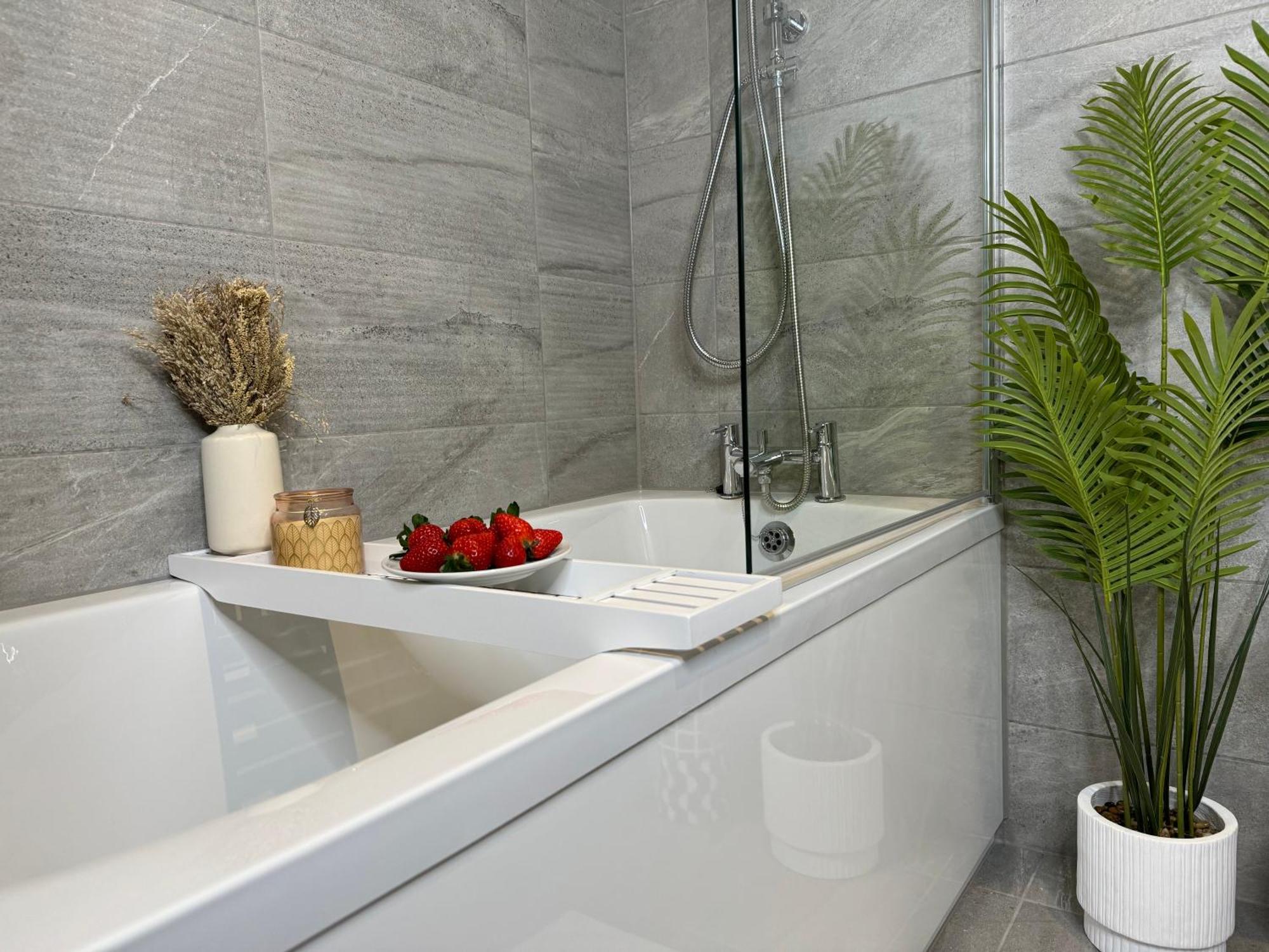 Modern One-Bedroom Apartment Σουίντον Εξωτερικό φωτογραφία